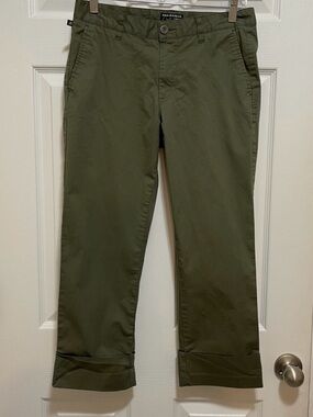 POLO JEANS CO. Ralph Lauren Cropped Pants
Size 8